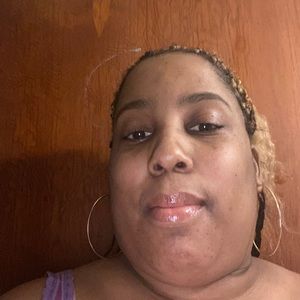 Meet your Posher, Ebony